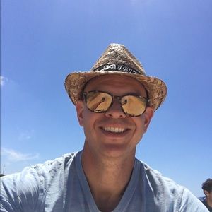 Meet your Posher, Assaf